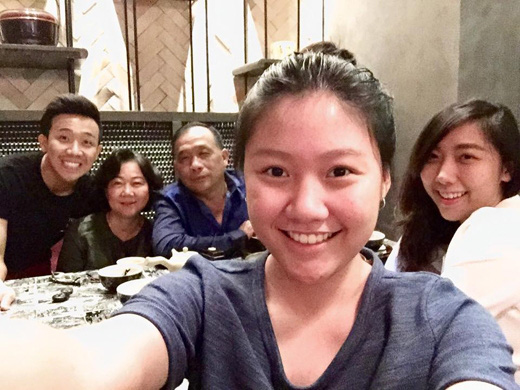 Khoảnh khắc hiếm hoi ngày ấy - bây giờ của gia đình Trấn Thành: Điều thay đổi sau gần 3 thập kỷ gây xúc động!-4