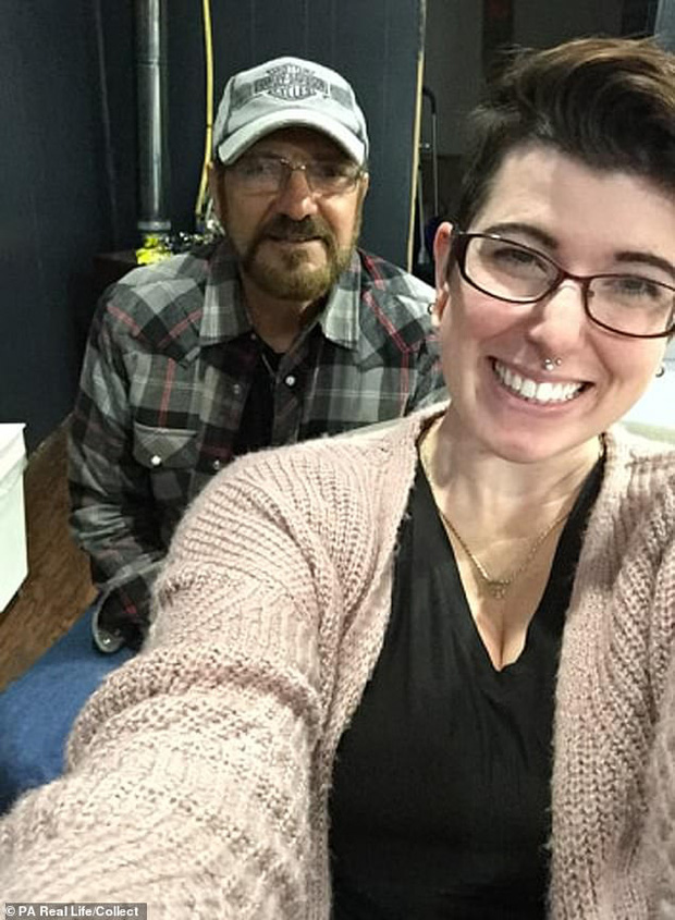 Bất chấp những lời đàm tiếu, cô gái 27 tuổi cầu hôn bạn trai 72 tuổi và cái kết đẹp cho câu chuyện tình ông - cháu-1