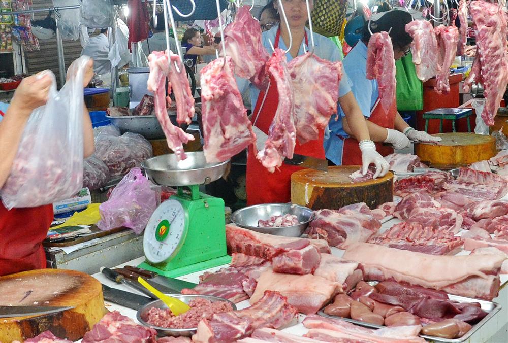 Thứ 6 (29/5): Thịt lợn bán ở chợ dân sinh đánh dấu mức kỷ lục 200.000 đồng/kg, người tiêu dùng cắn răng móc ví-2