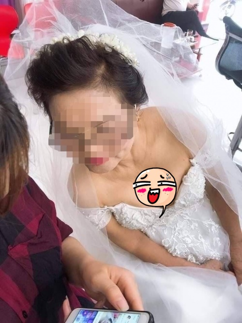 Cô dâu 75 tuổi vẫn sexy chụp ảnh cưới với chú rể 34: Câu chuyện thực sự đằng sau tấm ảnh cưới đang được bàn tán khắp MXH-4