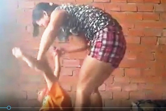 Giám định thương tích bé trai bị mẹ kế đánh dã man ở Bình Dương