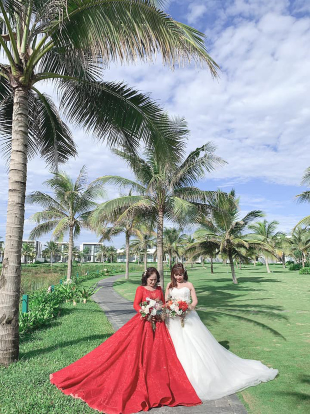 Sau 1 tuần nâng mũi, cô dâu 62 tuổi tự tin chụp hình cưới cùng cô dâu 65 tuổi ở Đà Nẵng khiến nhiều người xôn xao-1