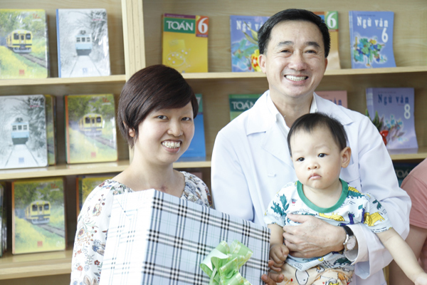 Mẹ con Bình An sau 1 năm thực hiện ca mổ ngồi bắt thai-2