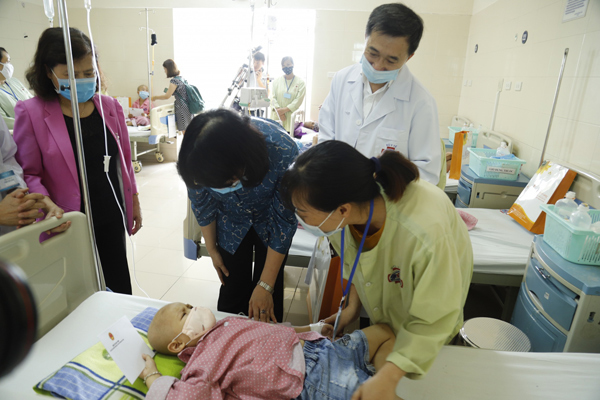 Mẹ con Bình An sau 1 năm thực hiện ca mổ ngồi bắt thai-5