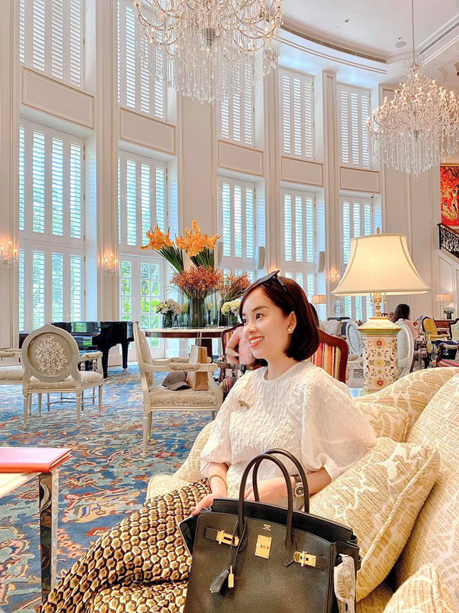 Mất tích đã lâu, mẹ đơn thân Ly Kute tái xuất với hình ảnh trẻ trung như nữ sinh, khoe con trai Khoai Tây đã lớn bổng-1