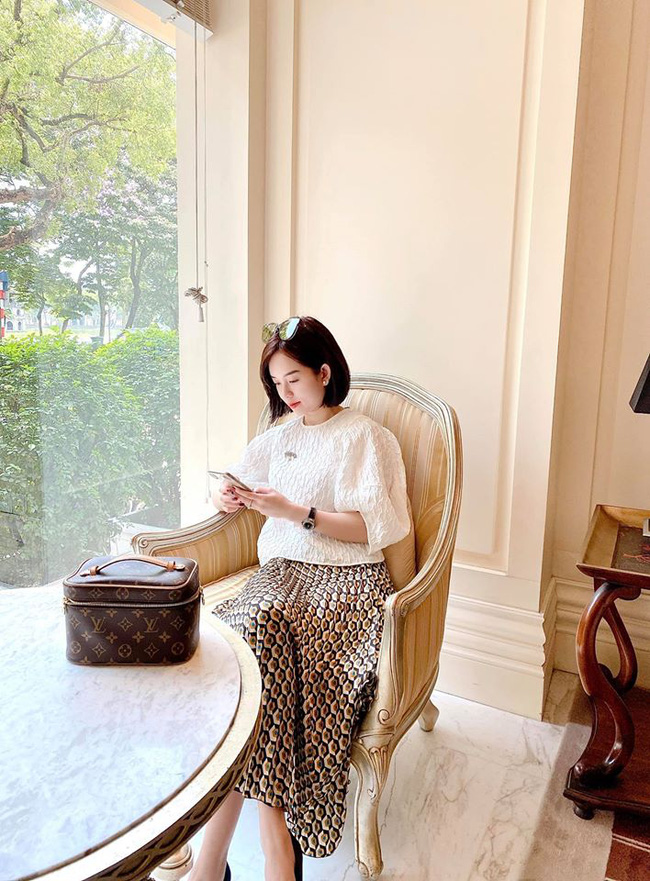 Mất tích đã lâu, mẹ đơn thân Ly Kute tái xuất với hình ảnh trẻ trung như nữ sinh, khoe con trai Khoai Tây đã lớn bổng-2