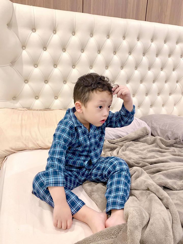 Mất tích đã lâu, mẹ đơn thân Ly Kute tái xuất với hình ảnh trẻ trung như nữ sinh, khoe con trai Khoai Tây đã lớn bổng-4