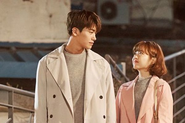 Chồng sắp cưới gọi ra đưa 10 triệu, tôi cầm cọc tiền tát thẳng mặt rồi chia tay-1