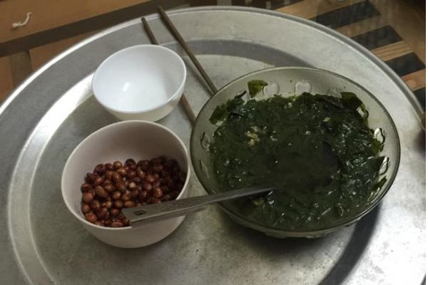 Vợ vừa bưng bát cơm, chồng đay nghiến: Không có sữa, ăn làm gì nhưng phản ứng lạ lùng của cô lại khiến anh im bặt-3