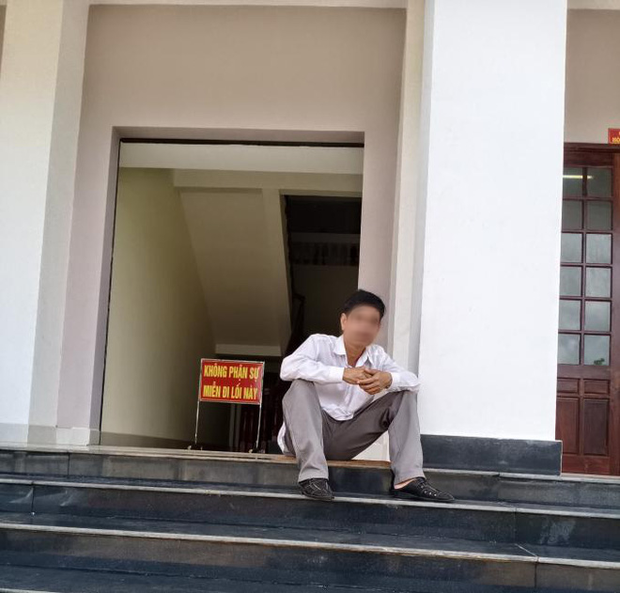 Vụ bị cáo tự tử sau khi bị tuyên 3 năm tù: Nạn nhân uống hết 1 chai thuốc trừ sâu trước khi nhảy lầu tại TAND Bình Phước-2