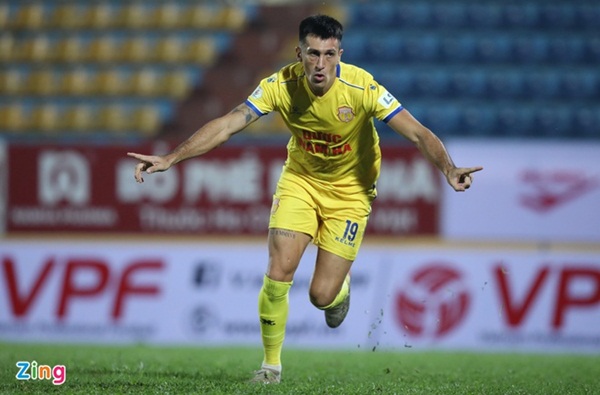 Tôi tạo điều kiện cho Đức Chinh thi đấu như mong muốn của đội tuyển-2