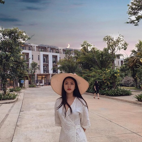 Con gái út 16 tuổi nhà nghệ sĩ Chiều Xuân gây choáng với màn khóa môi bạn trai tình tứ-7