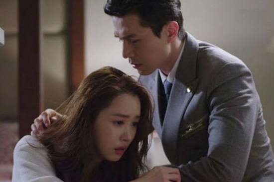 Mẹ muốn đi bước nữa với gã hàng xóm từng khiến tôi ám ảnh