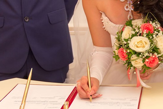 Đang tính chuyện kết hôn thì choáng váng vì bạn gái tuyên bố: “Muốn lấy em, anh phải có ít nhất 1 tỷ”