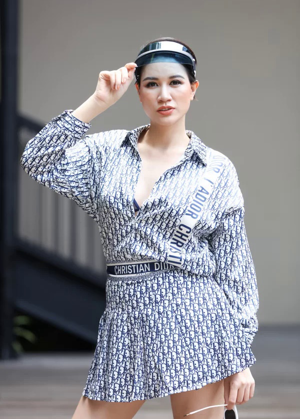 Trang Trần livestream tố TS. Lê Thẩm Dương 5 lần 7 lượt cà khịa, nói mình ngu-1