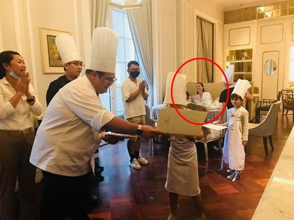 Lộ nhan sắc thật của bà bầu Hồ Ngọc Hà khi vô tình lọt vào ống kính camera thường-3