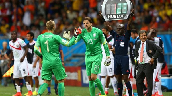 Bùi Tiến Dũng lại hoá người hùng luân lưu, tái hiện y hệt khoảnh khắc kinh điển ở World Cup-1