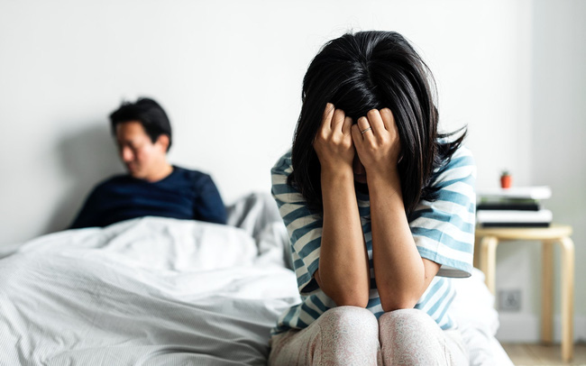 Chồng đi làm một năm mới về, nhưng vừa thấy vợ, việc đầu tiên anh làm là chở thẳng tôi tới phòng khám tư để kiểm tra-1