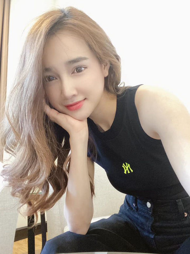 Nhã Phương chế thơ thả thính chồng, nghe xong ai nấy đều ghen tị với Trường Giang-1