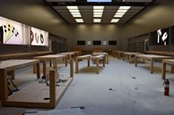 Số phận những chiếc iPhone bị nhóm bạo loạn đánh cắp ở Apple Store