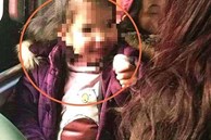 Bé gái 5 tuổi tra tấn con chuột hamster trên xe bus, ai nấy lắc đầu vì người mẹ ngồi cạnh đã không biết dạy cho con