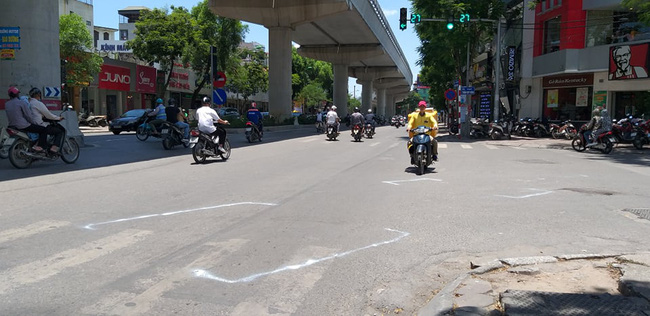 Danh tính nạn nhân và hình ảnh hiện trường vụ xe rác tông trọng thương nữ sinh-1