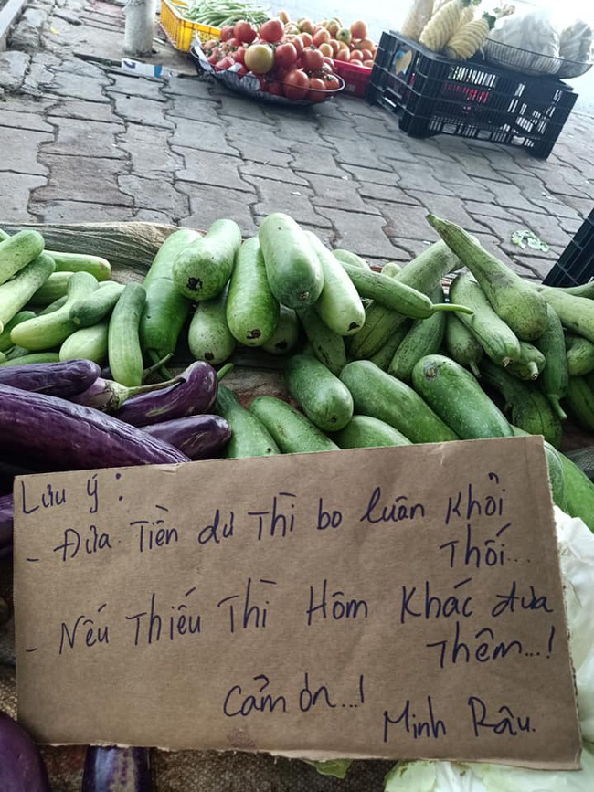 Tấm biển: Say rồi, ai mua tự cân tự tính tiền của anh hàng rau thu hút 10.000 like, sự thật thú vị đằng sau mới khiến dân mạng không ngớt trầm trồ-2
