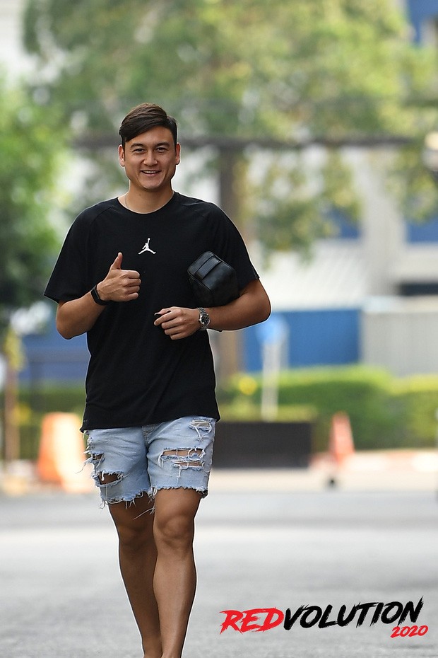 Phì cười với loạt ảnh các cầu thủ khi còn đủ tuổi đón Tết thiếu nhi: Văn Lâm hóa nhà vua, Tiến Linh diện đồ cực ngầu-2