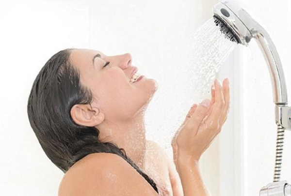 Những cấm kỵ khi tắm gội ngày nắng nóng, cần biết để khỏi đột tử-1