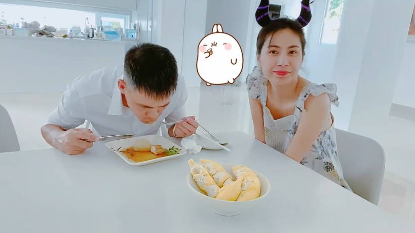 Thuỷ Tiên nấu món 1 người khoẻ 2 người vui giá đắt cho Công Vinh, con gái chạy mất dép-6