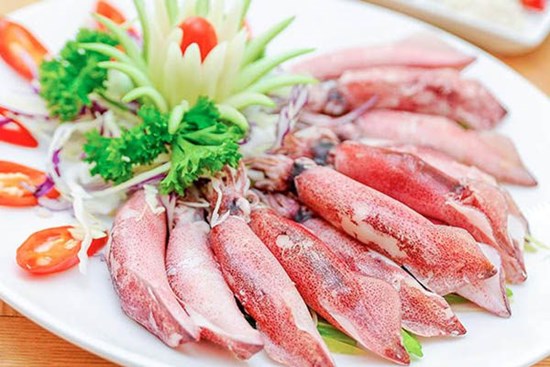 Quên muối đi, đây mới là thứ giúp khử sạch mùi tanh của mực, nấu món gì cũng ngon