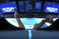 Màn hình cảm ứng trên tàu SpaceX hiện đại như phim viễn tưởng
