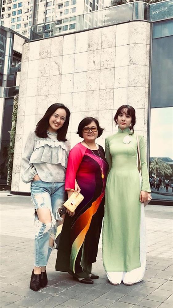 Choáng với style đời thực của BTV Hoài Anh: Khác hẳn hình ảnh hiền dịu trên TV là gu thời trang cực chất chơi-5