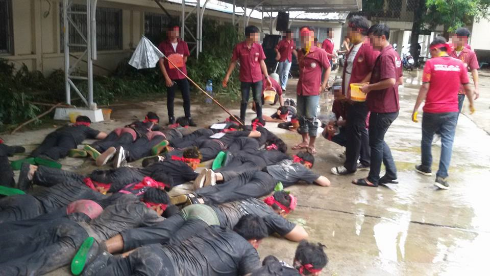 Bắt nạt học đường trá hình ở đại học: Sinh viên năm 1 bị khóa trên đánh đập, chịu đựng lạm dụng tình dục vẫn phải nhoẻn miệng cười-4