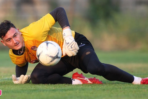 Văn Lâm gọi điện chúc mừng sinh nhật từ xa và tặng quà đặc biệt, em gái Thanh Giang liền bật khóc vì cảm động-3