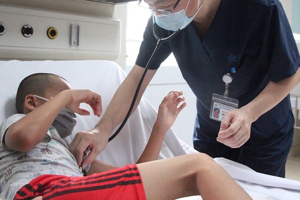 Bệnh viêm não vào mùa: 4 dấu hiệu phân biệt để tránh nhầm lẫn với COVID-19-3