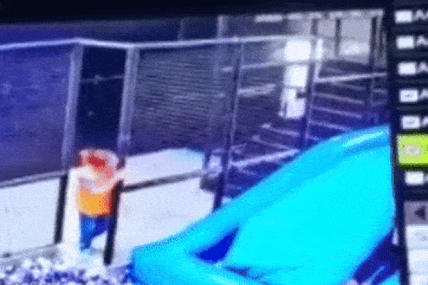 Trộm xe hơi của ông bà đi chơi, hai bé trai 6 và 7 tuổi chết thảm-3