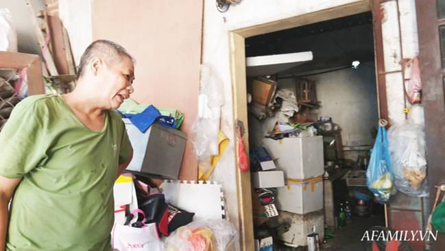 Cám cảnh nơi ở của bé trai hơn 1 tuổi có mẹ đi tù, ở cùng người đàn ông lạ trong khu ổ chuột-2