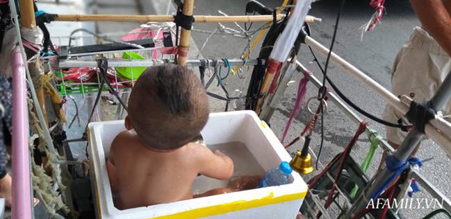 Cám cảnh nơi ở của bé trai hơn 1 tuổi có mẹ đi tù, ở cùng người đàn ông lạ trong khu ổ chuột-6