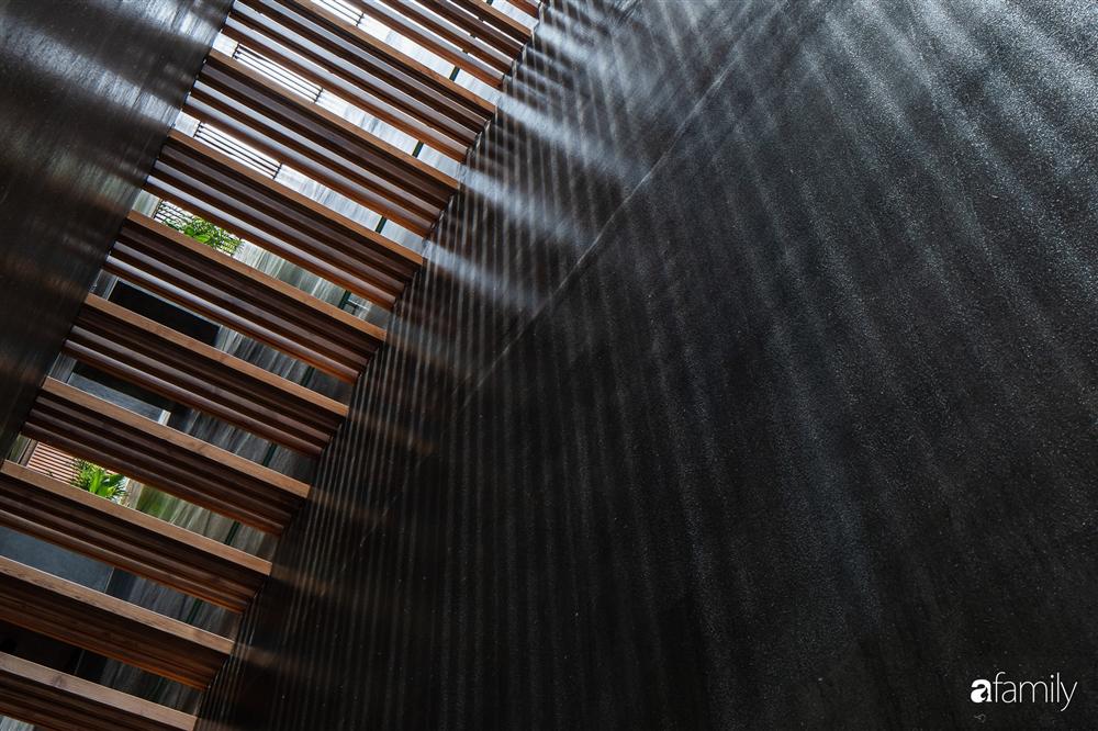 Nhà phố hướng Tây vẫn mát rượi không cần điều hòa nhờ thiết kế cầu thang thông gió và lấy sáng tiện ích ở Quận 7, Sài Gòn-4