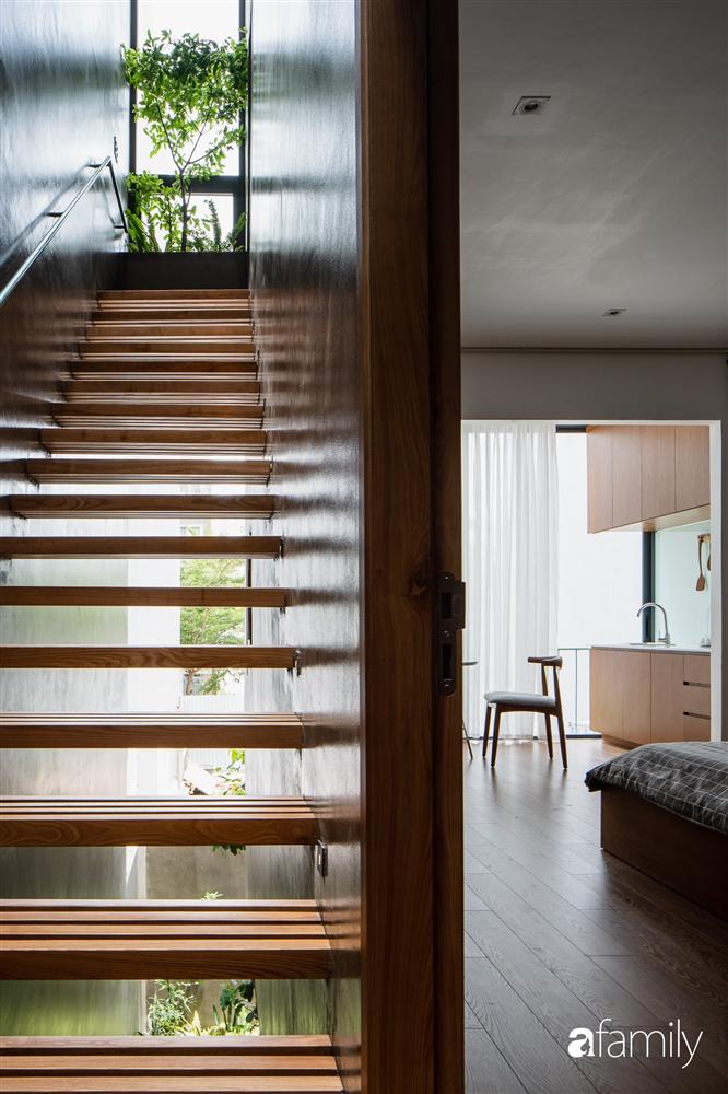 Nhà phố hướng Tây vẫn mát rượi không cần điều hòa nhờ thiết kế cầu thang thông gió và lấy sáng tiện ích ở Quận 7, Sài Gòn-7