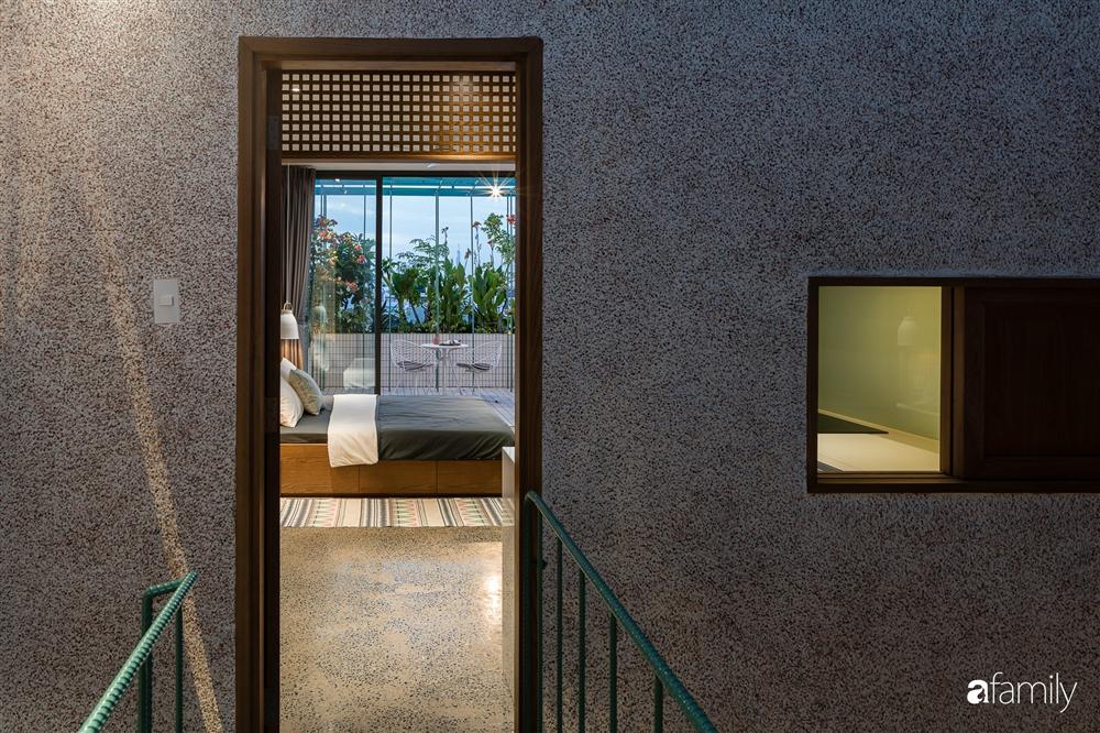 Nhà phố hướng Tây vẫn mát rượi không cần điều hòa nhờ thiết kế cầu thang thông gió và lấy sáng tiện ích ở Quận 7, Sài Gòn-11