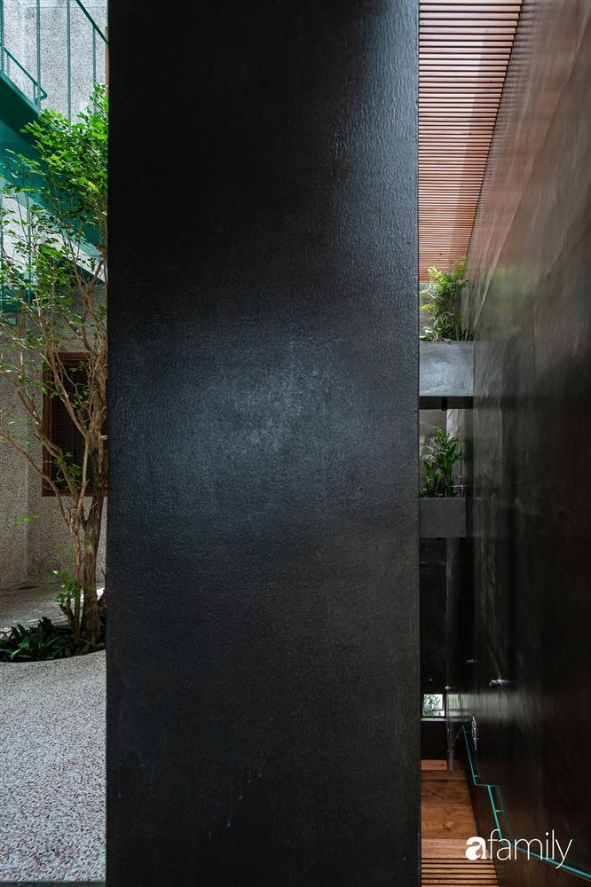 Nhà phố hướng Tây vẫn mát rượi không cần điều hòa nhờ thiết kế cầu thang thông gió và lấy sáng tiện ích ở Quận 7, Sài Gòn-15