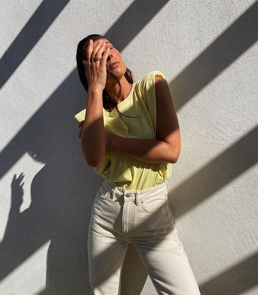 Đây chính là mẫu áo thun hot nhất hè này, càn quét khắp mạng xã hội khiến hội sành mốt không thể ngồi im-13