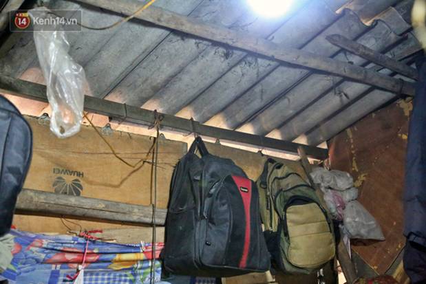 Người nghèo oằn mình trong căn phòng trọ bằng tôn cao chưa đầy 4m dưới nắng nóng 50 độ ở Hà Nội: Giữa trưa hơi nóng phả xuống không khác gì cái lò nướng cỡ lớn-6