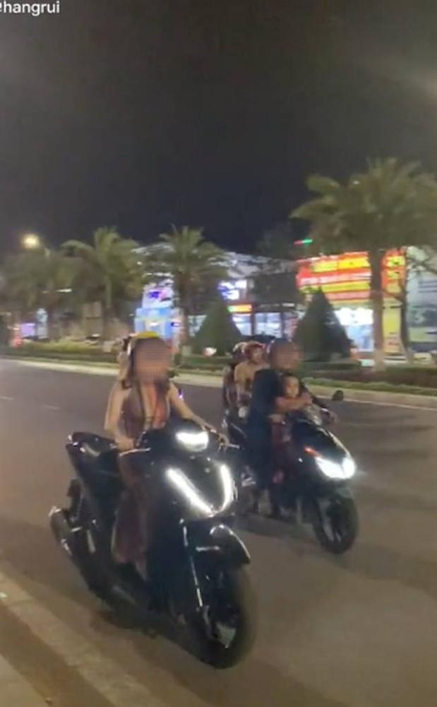 Pha dừng đèn đỏ đi vào lòng người mà chỉ những anh chàng, cô nàng chân ngắn mới hiểu-1