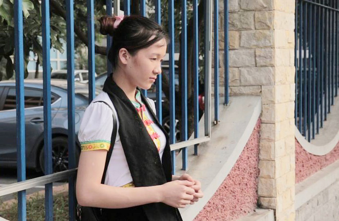 Cô gái dân tộc từng bị miệt thị bởi ti hí mắt lươn sau 3 năm dao kéo đổi đời: Ngày càng xinh đẹp như búp bê, vừa kết hôn với chồng bác sĩ-2