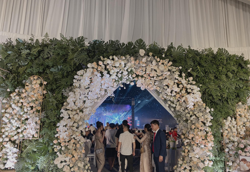 Xôn xao siêu đám cưới tại Ninh Hiệp: Dựng lâu đài trên 1600m2, gần 200 người kì công chuẩn bị và loạt sao bự tham dự-3