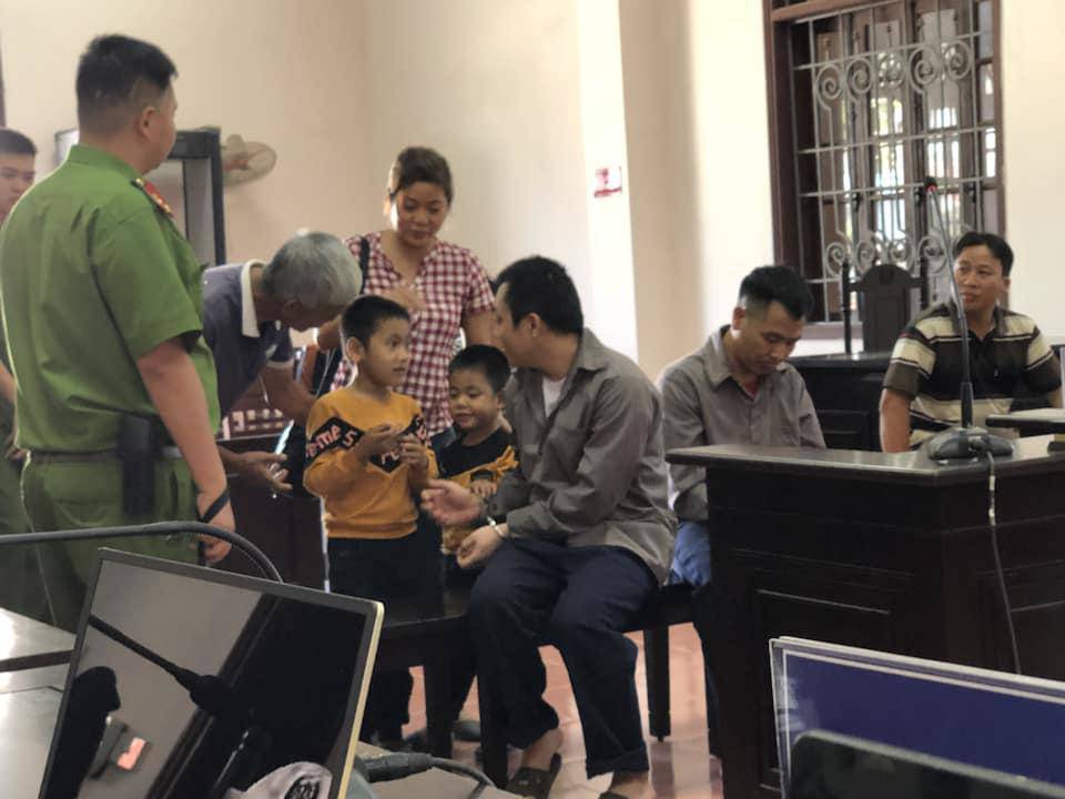 Vụ container đâm xe Innova đi lùi trên cao tốc: Lời tâm sự nghẹn đắng của vợ tài xế-2