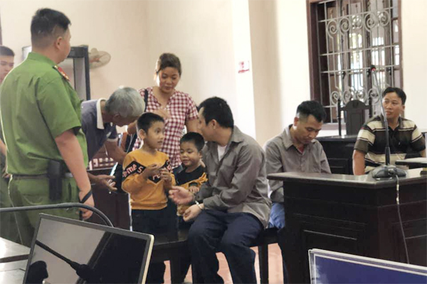 Không chỉ bị người tình gài bẫy ma túy, doanh nhân còn bị người quen lừa tiền tỷ-1